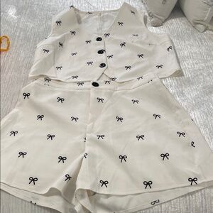 Women's White Bow Print Shorts Skorts